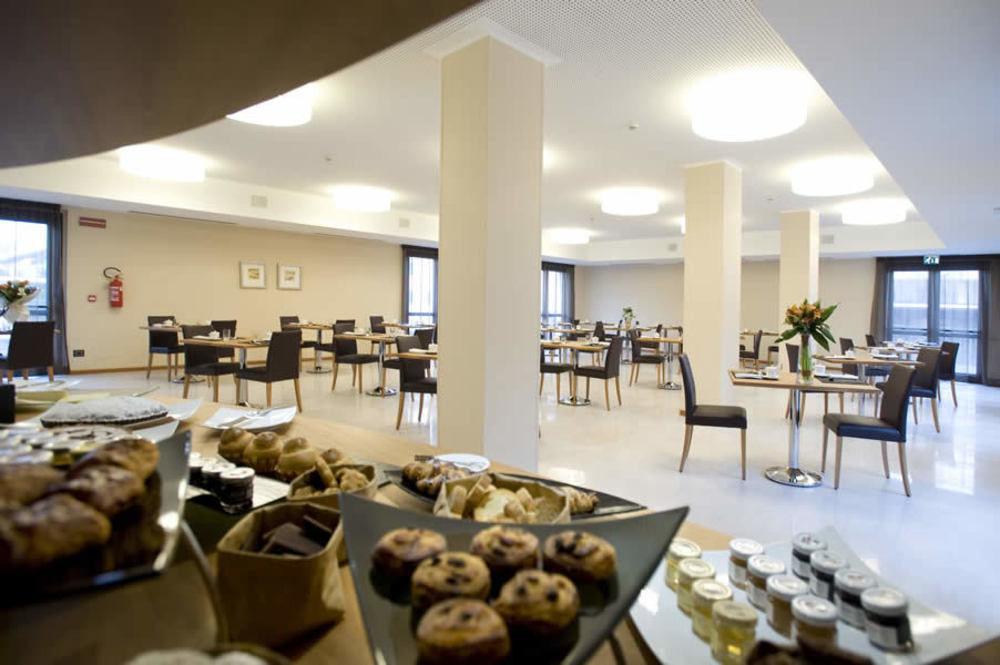 Hotel Napoleon شيراسكو المظهر الخارجي الصورة