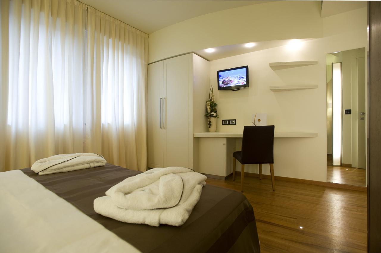 Hotel Napoleon شيراسكو المظهر الخارجي الصورة